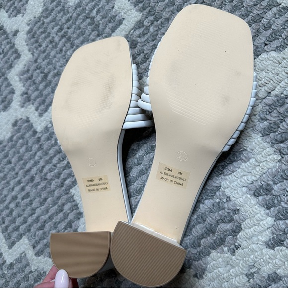 Cushionaire Imrma Strappy Block Heel Sandals - Picture 10 of 10